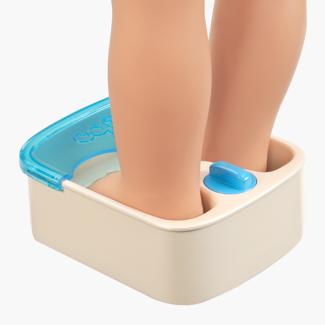 18-inch doll using spa playset